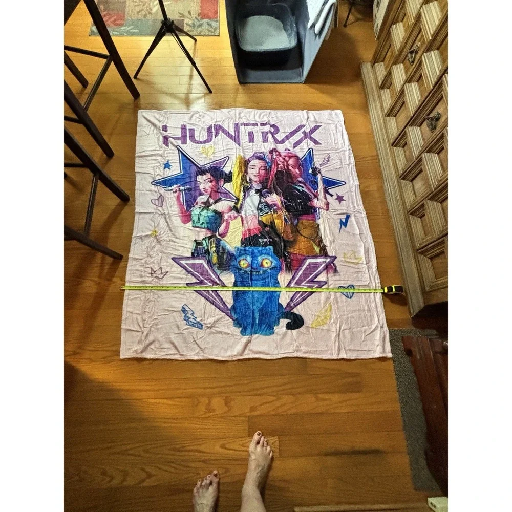 KPop Demon Hunters HUNTR/X Pink Plush Fleece Throw Blanket Approx. 48 x 56[J]